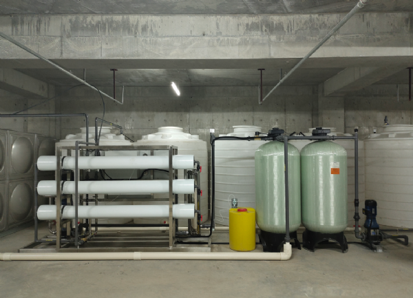 河北5T單級反滲透+變頻供水設備安裝調試完成